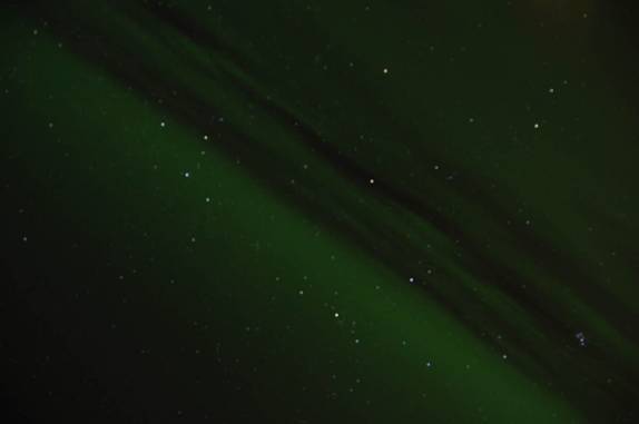 Magnífica Aurora Boreal em Dawson City, no Yukon Territory, noroeste do Canadá